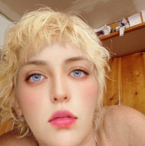 Meet your Posher, Traci